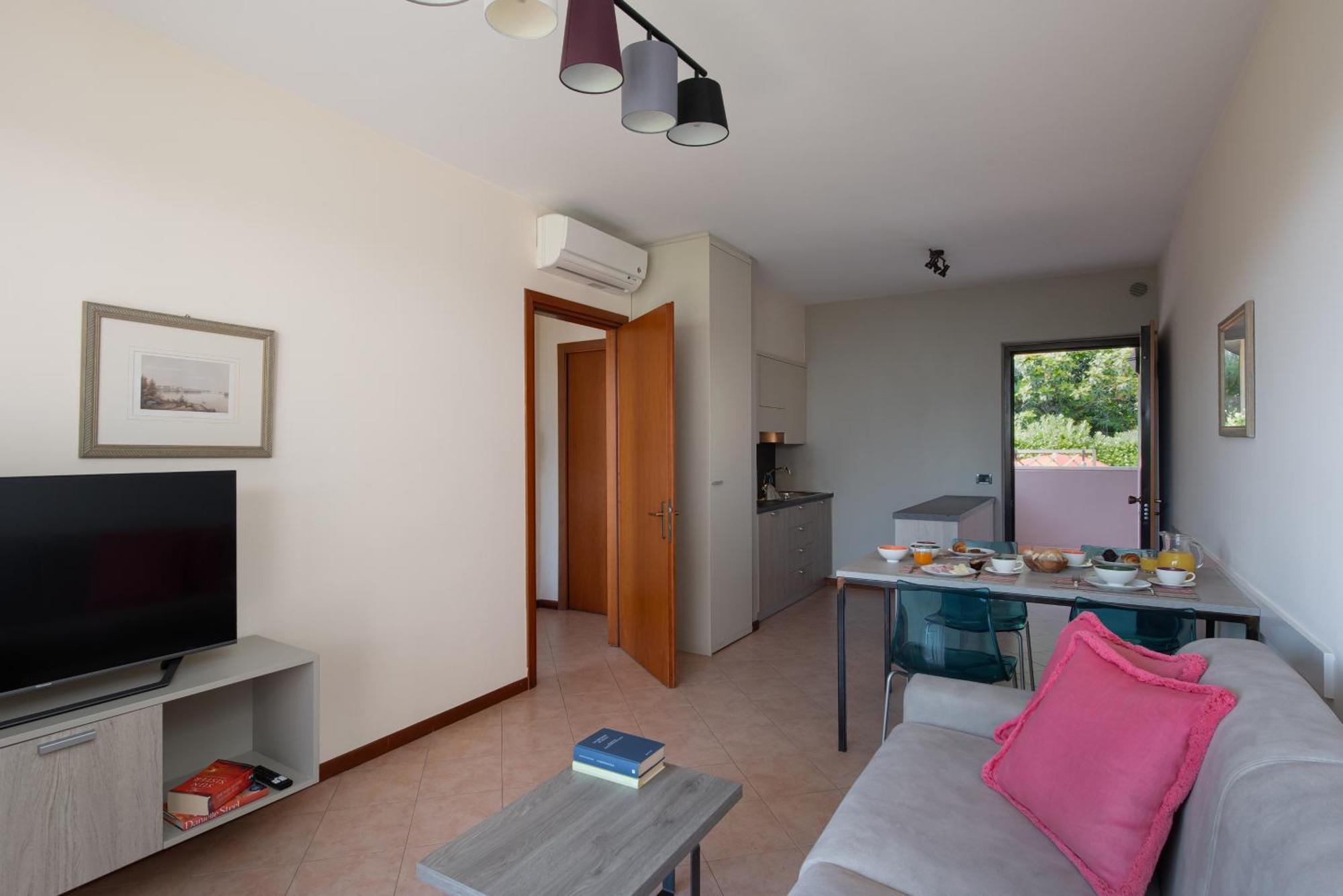 Il Sogno Apartments Desenzano del Garda Bagian luar foto