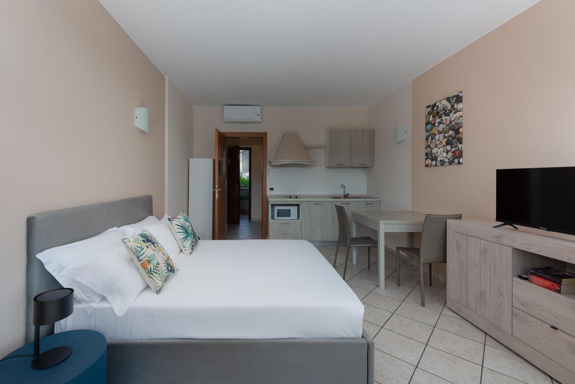 Il Sogno Apartments Desenzano del Garda Bagian luar foto