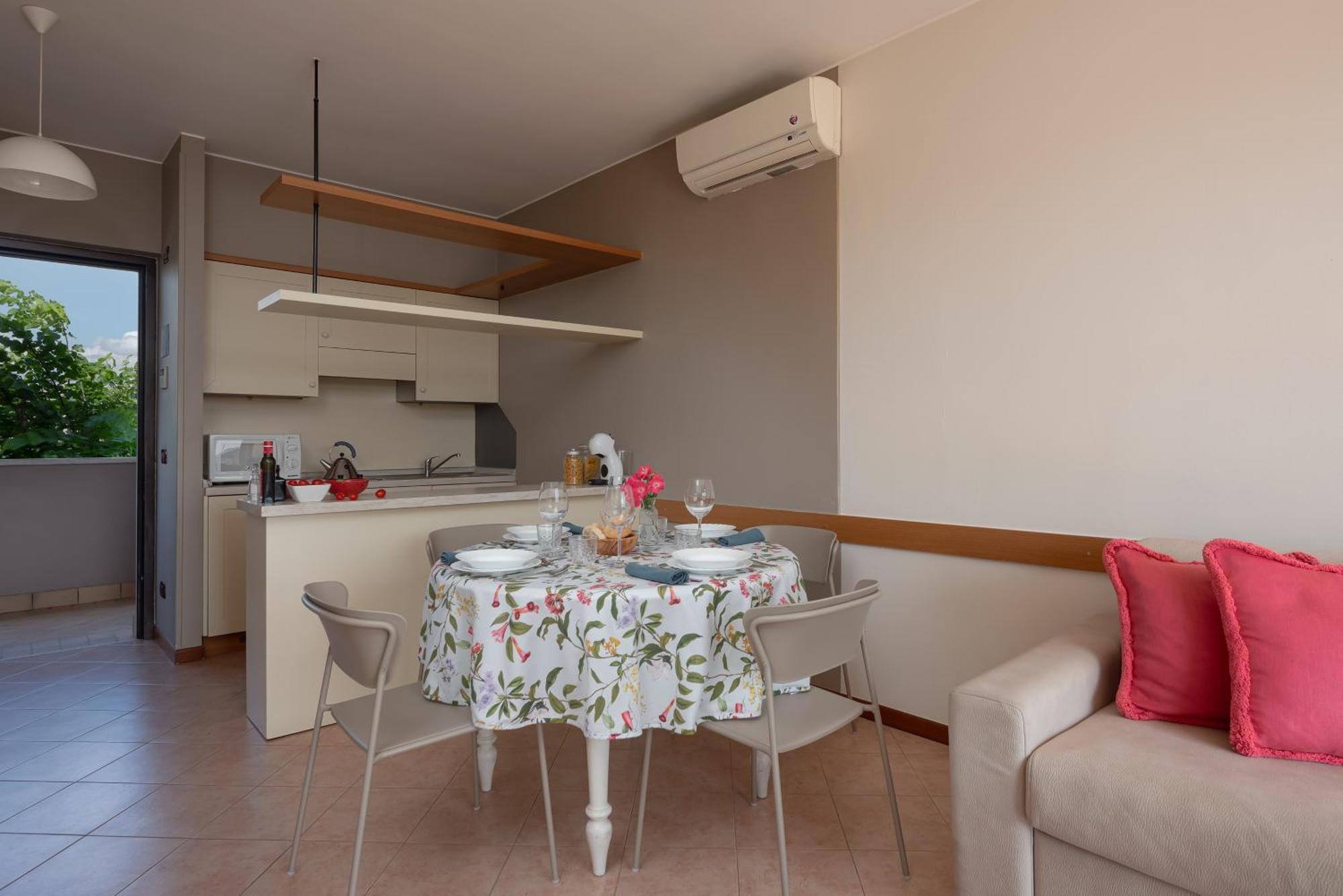 Il Sogno Apartments Desenzano del Garda Bagian luar foto